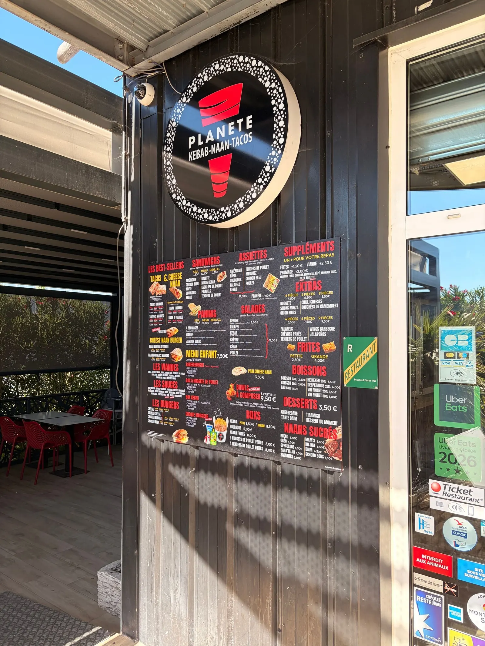 Le même panneau menu extérieur après sa refonte