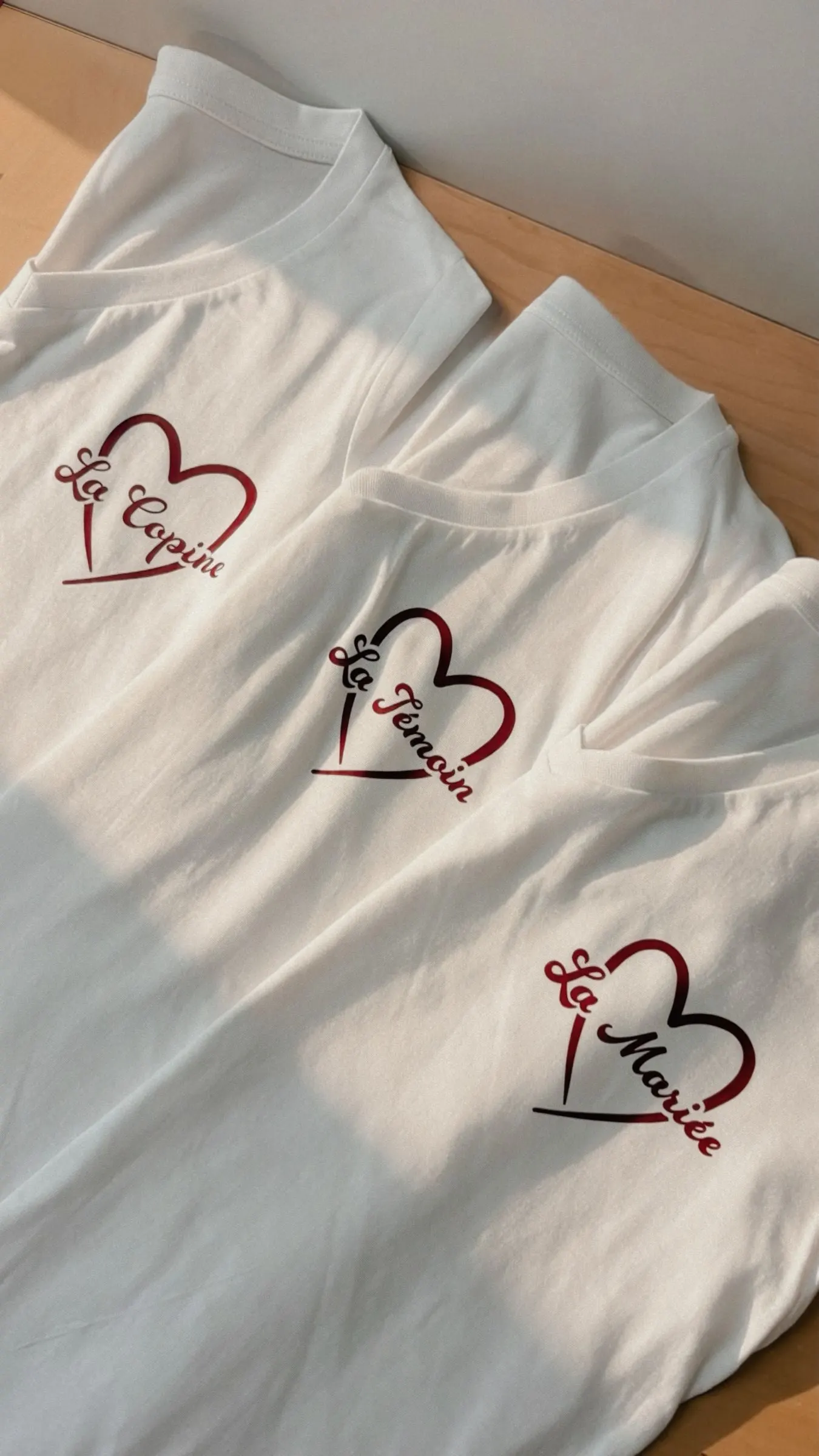 T-shirts blancs marqués de motifs